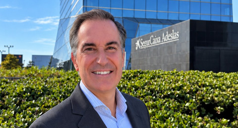 SegurCaixa Adeslas presenta a Carlos Olave como nuevo m�ximo responsable de direcci�n de Personas y Comunicaci�n