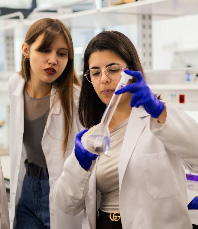 Crecimiento Mujeres en sector qu�mica 2026